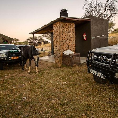 Daan Viljoen Game Lodge Windhoek Exterior photo